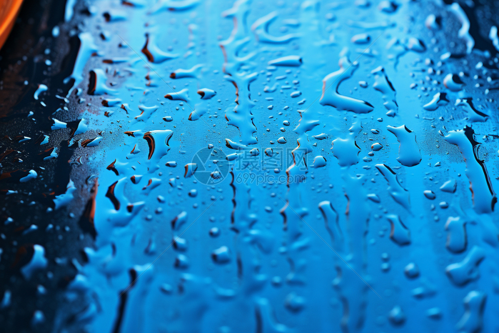 挡风玻璃上滚落的雨滴高清图片下载-正版图片600754055-摄图网